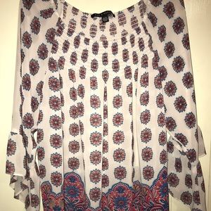 Bell sleeve top